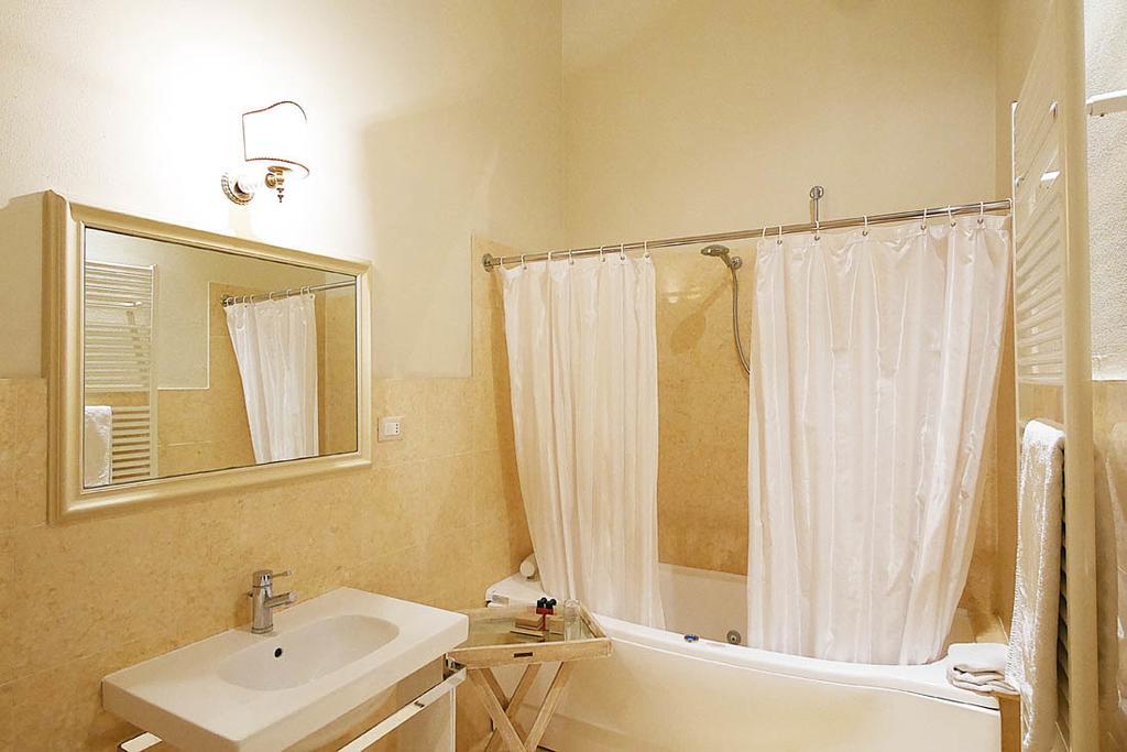 Villa Le Luci กัสตาลเญโต การ์ดุชชี ภายนอก รูปภาพ