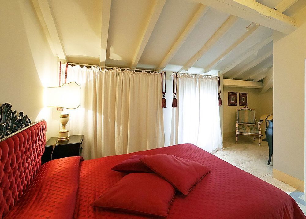 Villa Le Luci กัสตาลเญโต การ์ดุชชี ภายนอก รูปภาพ